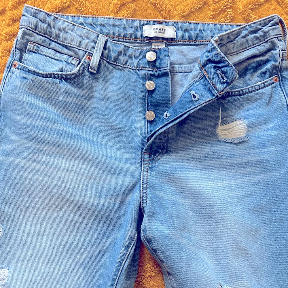 Forever 21 Mom Jeans Straight Legs 💙